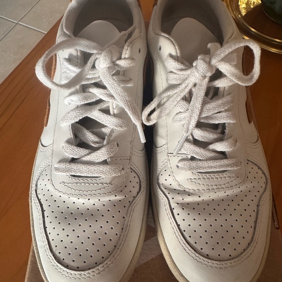 Veja V-10 Leather Sneakers Extra-White and Camel Size 8 / 39 EUC - Picture 6 of 9